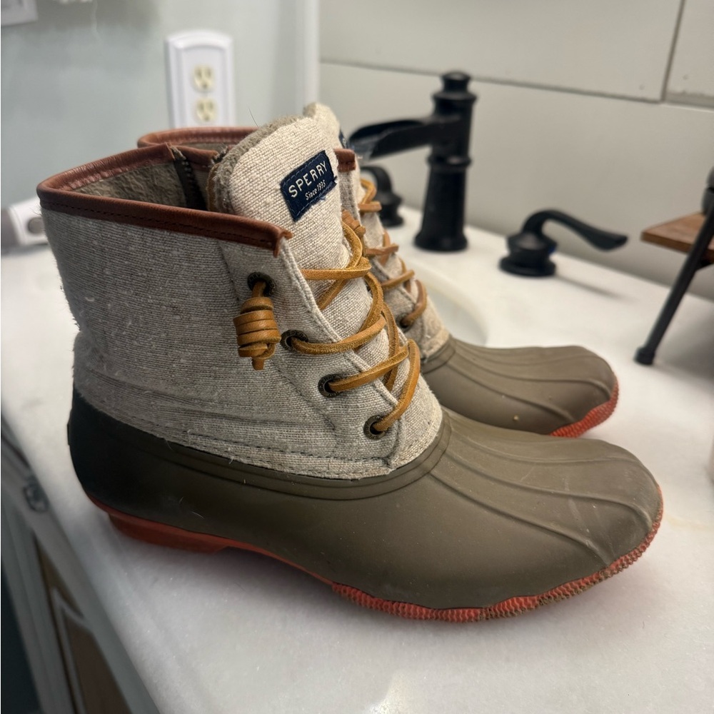 Sperry Duck Boots 7.5